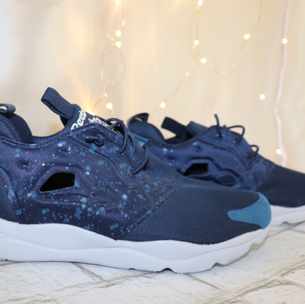 BLUE 3D ULTRALITE reboook sneakers.